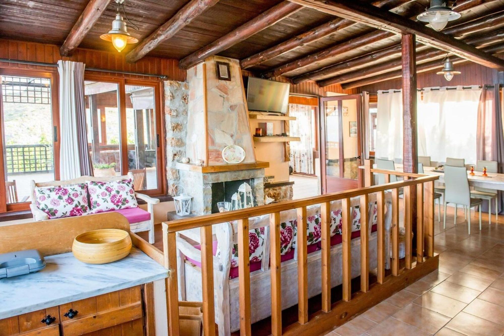 Villa Akrolithos With Private Pool Chania  Bagian luar foto